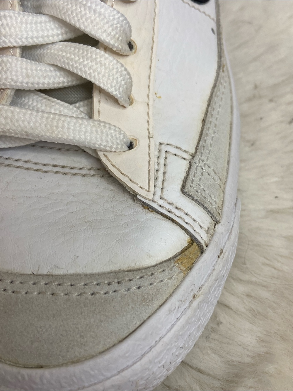 Nike White High-Top Sneakers with Black Swoosh and Red Tongue Logo - Picture 8 of 11